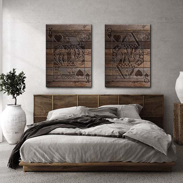 Overview of the Wooden Card Art Canvas Set, featuring the Queen of Hearts, the perfect gift for card enthusiasts, with the appearance of finely carved wood."