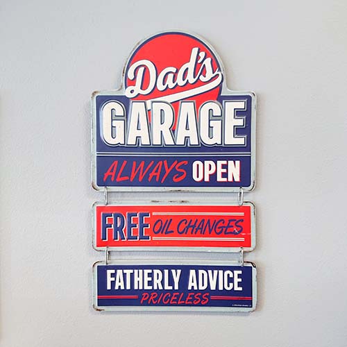 DAD'S GARAGE EMBOSSED TIN LINKED SIGN